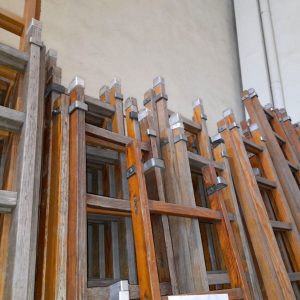 Escalera de madera extensible Arizona con patas regulables de 12 peldaños: imagen 4