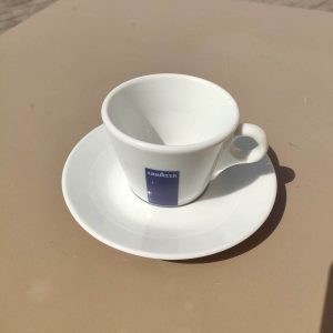 Tazas con platillos Lavazza diferentes tamaños